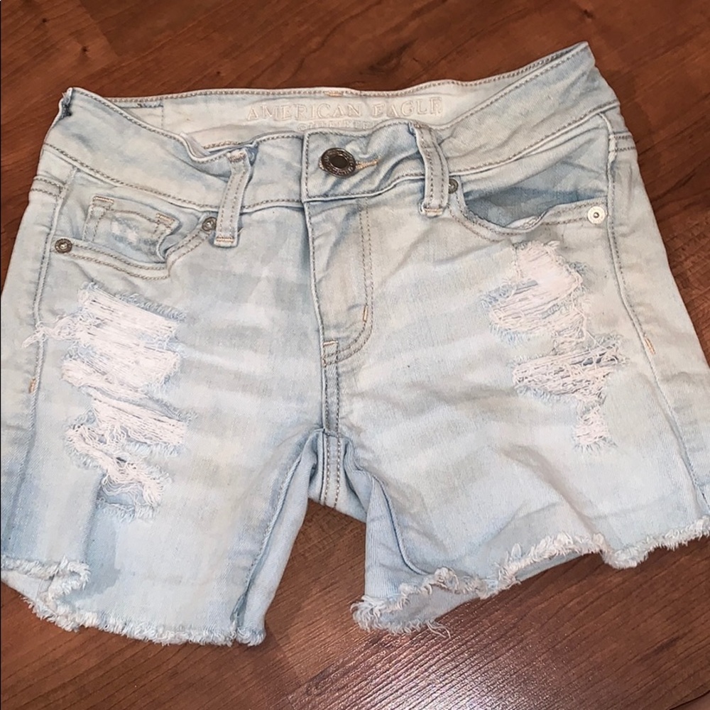 Light wash ripped Jean shorts
